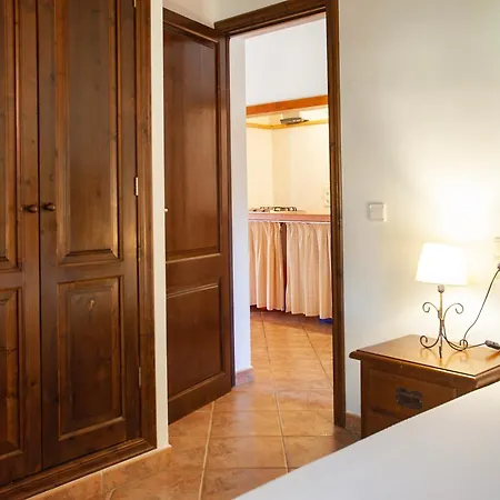 Alloggio per agriturismo S'hort De Sa Begura *
